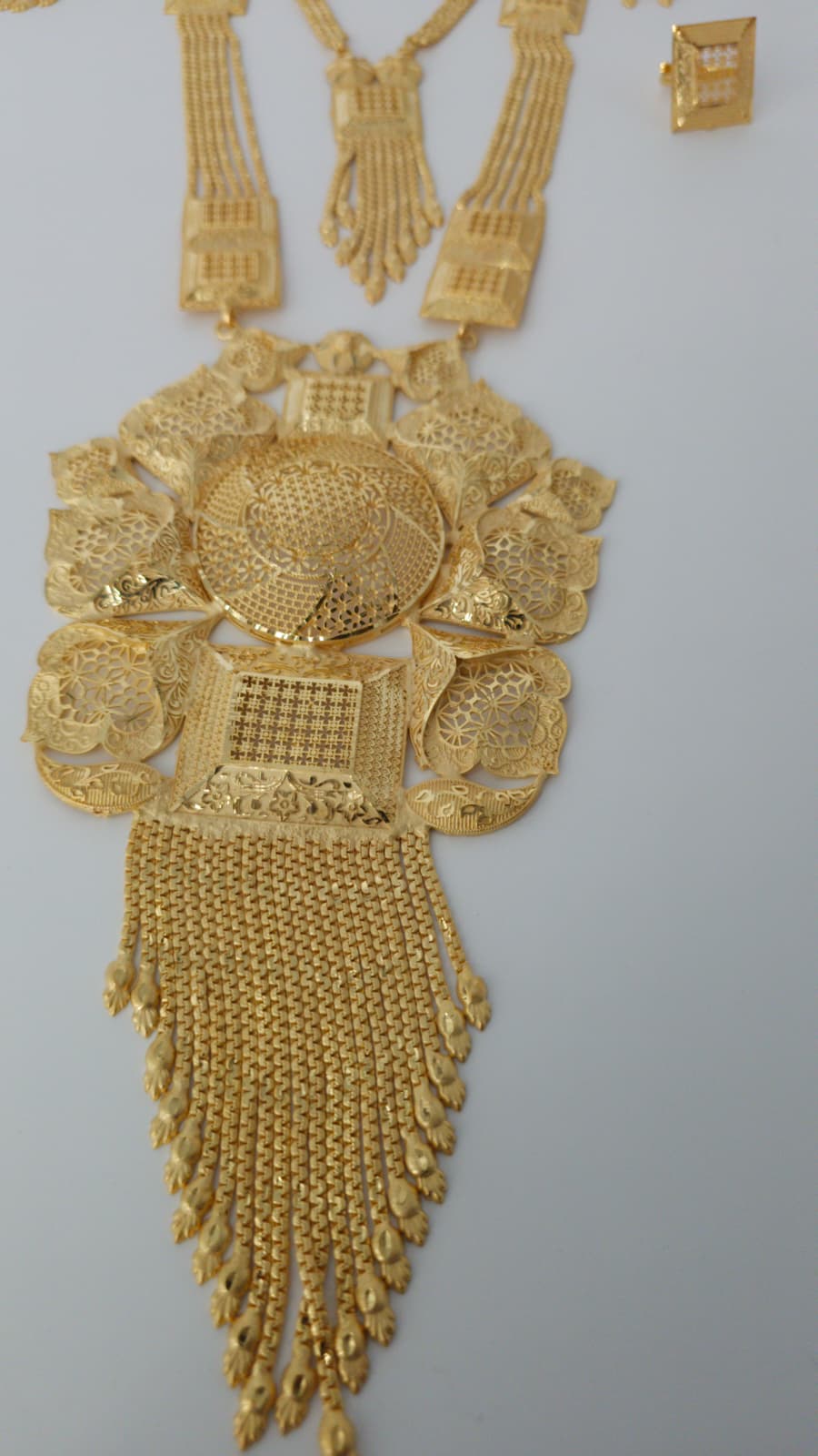 Gold Plated Matinee Set - 3 Pieces (Necklace, Earrings & Ring) HOE-MT-3-51- H68